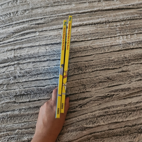 Curious George book - Picture 4 of 12